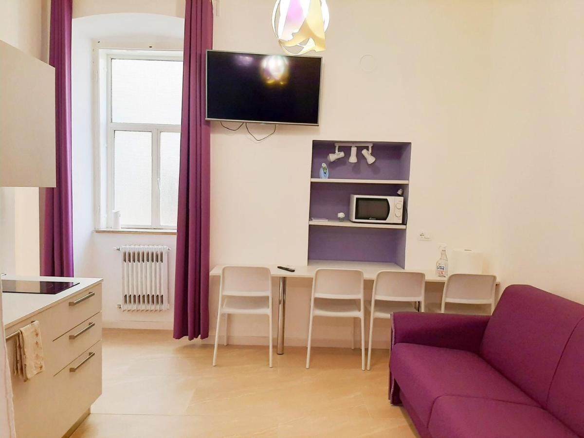Trieste Center Rooms & Apartments - Fiori Di Trieste Luaran gambar