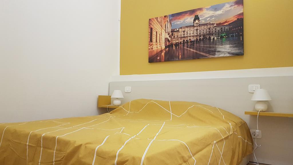 Trieste Center Rooms & Apartments - Fiori Di Trieste Luaran gambar
